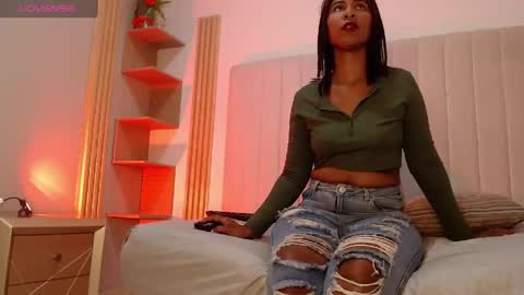 Elyzabeth online show from April 15, 4:18 pm