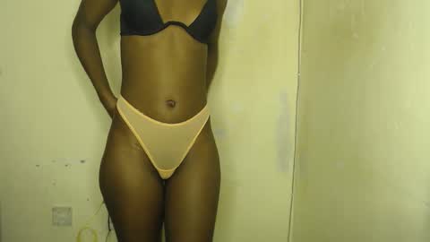 sizzly_ass online show from April 6, 5:30 am