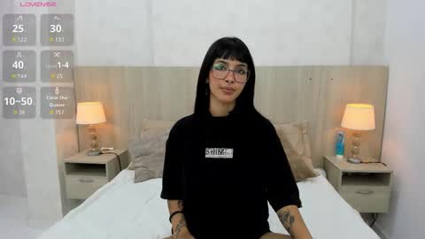 Emily Rojas online show from November 9, 8:05 pm