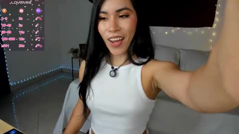 Loren Moreno online show from October 14, 1:30 am