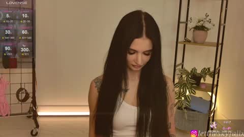 Eliza online show from May 28, 11:46 pm