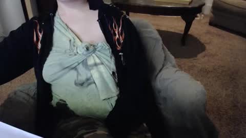 SKYLE   online show from December 22, 4:32 pm