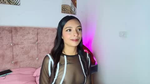 skye moore online show from January 13, 2:43 pm