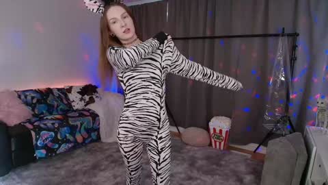 Skye Watson online show from October 17, 7:17 pm