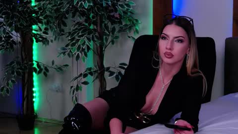 SkylarSpark online show from September 18, 7:23 pm