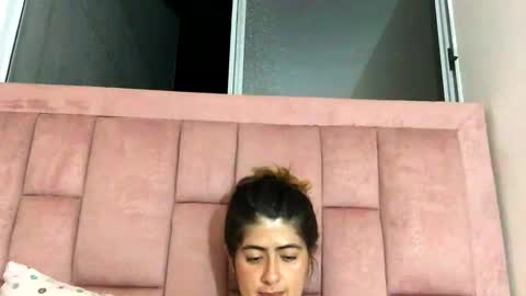 Skyler online show from April 22, 2:52 am