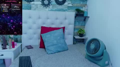 skyler_naomi online show from April 13, 4:08 pm