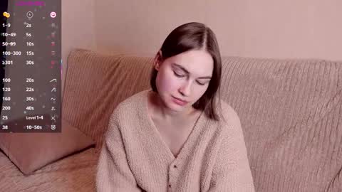 Alice online show from November 25, 5:04 pm