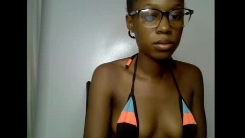 Lily online show from May 31, 6:09 pm