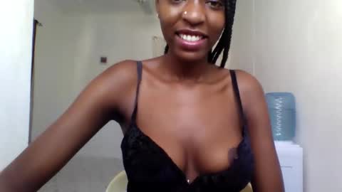 slimandthick1 online show from April 5, 8:02 am