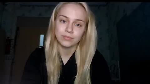 sloanne___ta online show from April 21, 2:35 pm