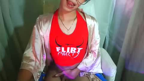 sluttypatotie online show from November 21, 1:35 pm