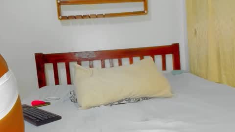 Sexyslutt online show from September 11, 4:46 am