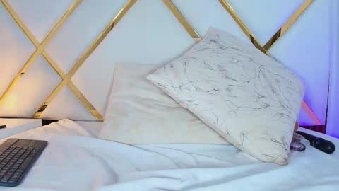 sluttyysucker_ online show from March 19, 1:26 pm