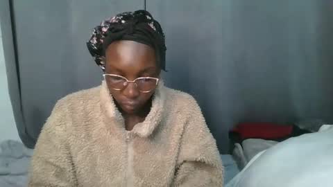 sly_rose online show from January 7, 8:45 pm