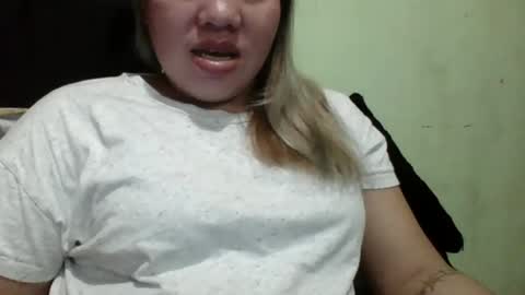 Snapshot of small_boobs59 chatting on February 23, 11:04 am Lovewella online show from February 23, 11:04 am
