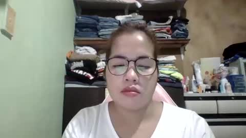 Snapshot of small_boobs59 chatting on February 6, 9:22 am Lovewella online show from February 6, 9:22 am