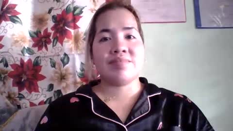 Snapshot of small_boobs59 chatting on October 1, 5:12 am Lovewella online show from October 1, 5:12 am
