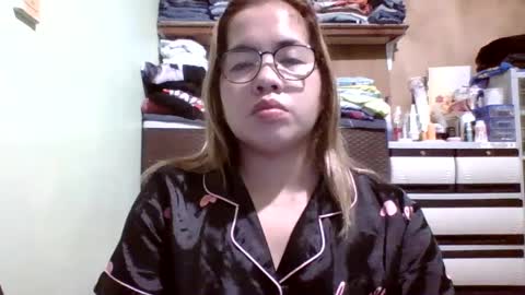 Snapshot of small_boobs59 chatting on February 3, 8:46 pm Lovewella online show from February 3, 8:46 pm