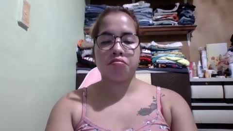 Snapshot of small_boobs59 chatting on February 5, 9:57 am Lovewella online show from February 5, 9:57 am