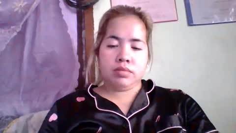 Snapshot of small_boobs59 chatting on September 22, 2:32 am Lovewella online show from September 22, 2:32 am