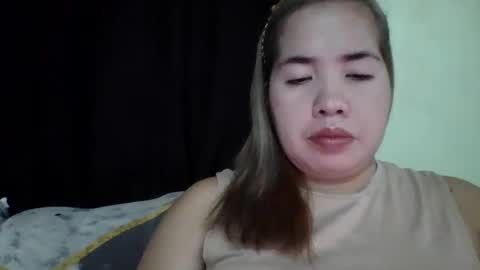 Snapshot of small_boobs59 chatting on February 27, 9:00 am Lovewella online show from February 27, 9:00 am