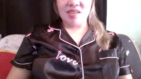 Snapshot of small_boobs59 chatting on February 24, 12:38 am Lovewella online show from February 24, 12:38 am