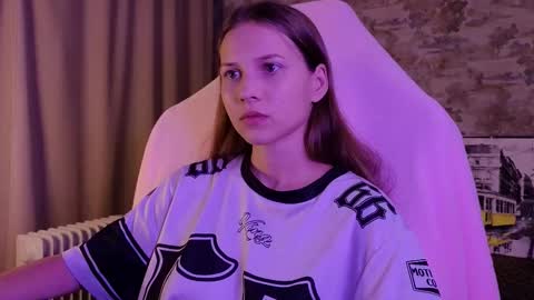 Emma online show from February 25, 2:10 am