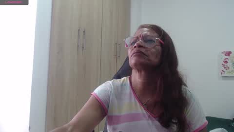 Smileth online show from November 3, 5:28 pm