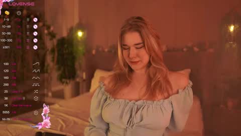 Mia online show from September 23, 5:38 am