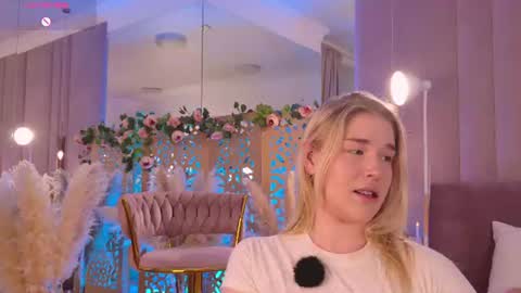 Mia online show from July 19, 6:54 pm