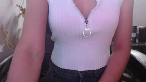 smili_doll online show from December 1, 8:22 pm