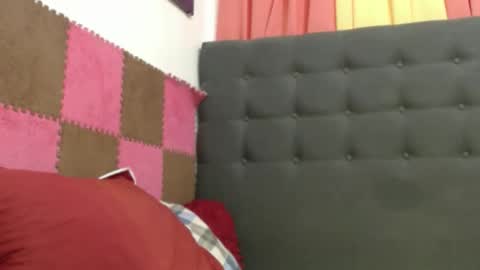 smilingbutt online show from March 17, 10:30 am