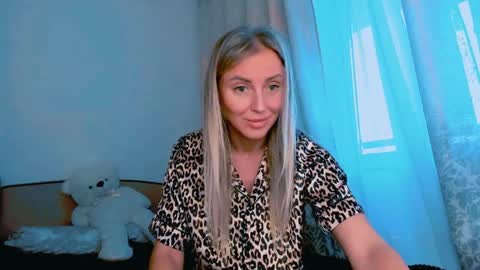 Sneja online show from April 6, 2:40 pm