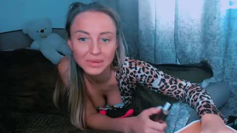 Sneja online show from April 22, 2:25 pm