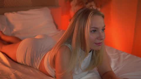 Candice Snow online show from December 24, 12:22 pm