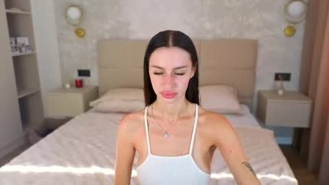 snow_whiteeex online show from July 21, 2:18 pm