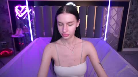 snow_whiteeex online show from April 12, 7:55 am