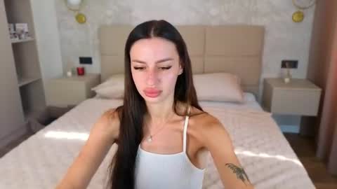 snow_whiteeex online show from July 19, 1:35 pm