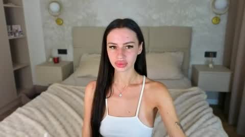 snow_whiteeex online show from July 14, 2:00 pm