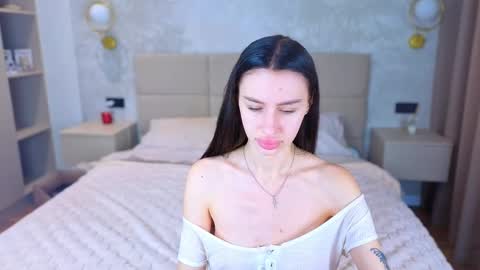 snow_whiteeex online show from June 4, 5:56 am