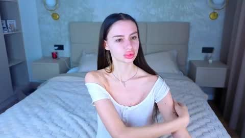 snow_whiteeex online show from June 10, 4:22 am
