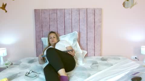 sofia_926 online show from March 20, 12:37 am