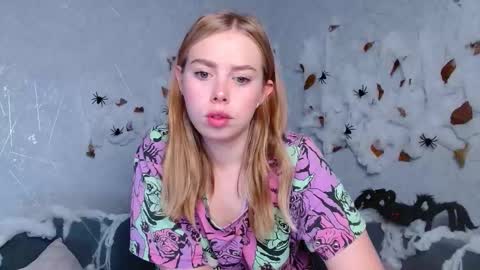 Sofia here online show from October 16, 1:08 am
