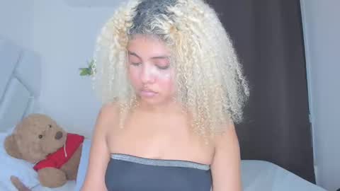 sofiacastillo01 online show from February 24, 1:16 am