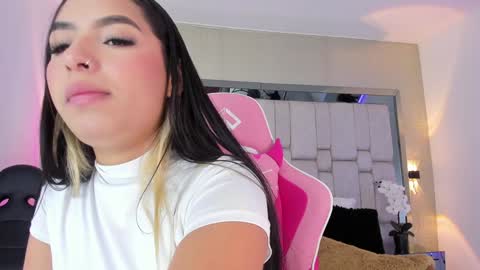 Snapshot of sofiacortez chatting on January 16, 11:48 am Sofia online show from January 16, 11:48 am