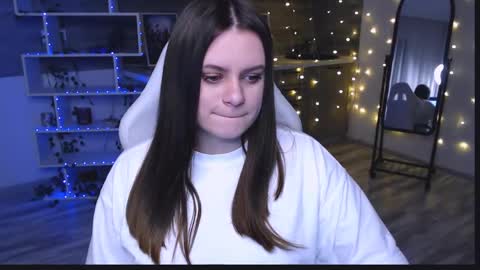 sofiarayan online show from April 12, 7:49 pm