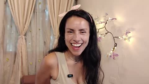 Sofi Bella online show from April 9, 8:25 pm