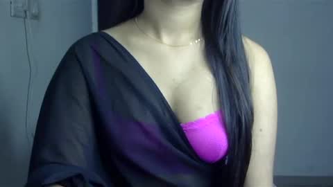 Snapshot of sofie_diva chatting on December 7, 5:53 pm divya online show from December 7, 5:53 pm