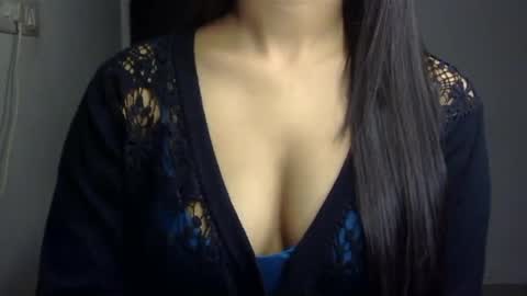 Snapshot of sofie_diva chatting on March 6, 5:54 pm divya online show from March 6, 5:54 pm